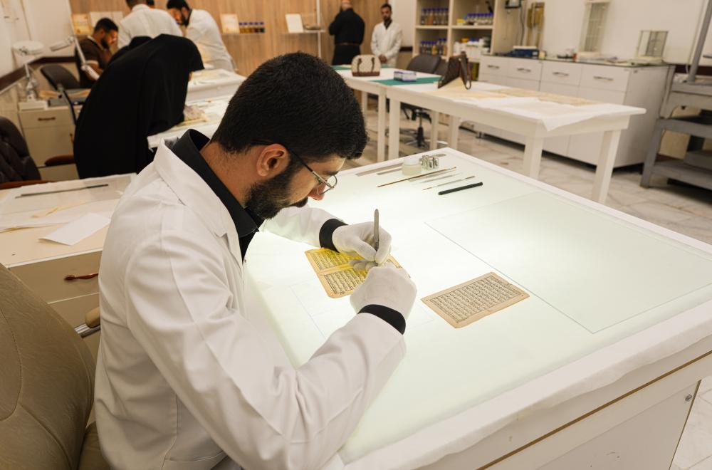 Najaf Shrine Hosts Specialized Manuscript Restoration Training Najaf Shrine Hosts Specialized Manuscript Restoration Training