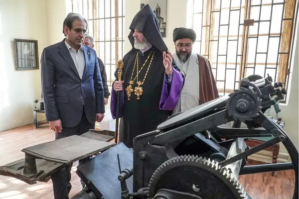 بازدید معاون استاندار آذربایجان شرقی از موزه کلیسای سرکیس مقدس تبریز