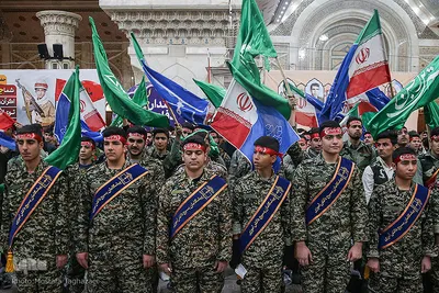 تجدید میثاق جوانان بسیجی در مراسم تجدید میثاق با آرمانهای امام راحل در حرم بنیانگذار کبیر انقلاب اسلامی