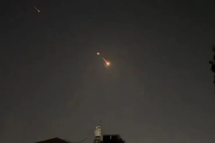 Imej satelit pertama kerosakan pangkalan Navatim rejim Zionis dalam serangan Iran + klip