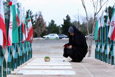آغاز سال جدید در جوار شهدا
