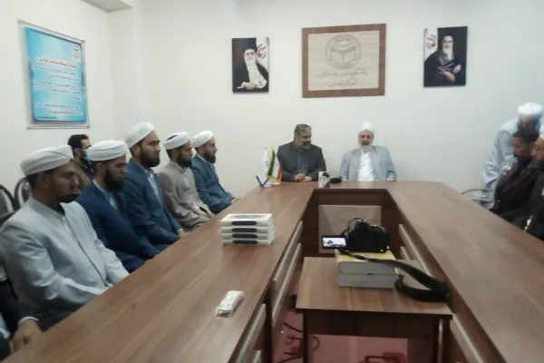 استاد دانشگاه مذاهب اسلامی گنبدکاووس تجلیل شد + عکس