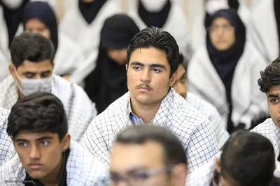دیدار دانش‌آموزان بسیجی با نماینده ولی‎فقیه در خراسان جنوبی