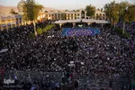 حضور رئیس جمهور در شاهچراغ و دیدار با خانواده شهدا