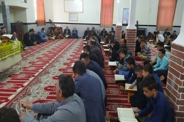 محفل انس با قرآن در قروه برگزار شد