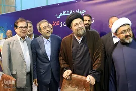 مراسم دیدار جهادگران جهاددانشگاهی با حجت‌الاسلام والمسلمین سیدحسن خمینی، یادگار امام راحل(ره) به مناسبت چهل و پنجمین سالگرد تشکیل جهاددانشگاهی امروز، ۱۸ مردادماه در حسینیه جماران برگزار شد.