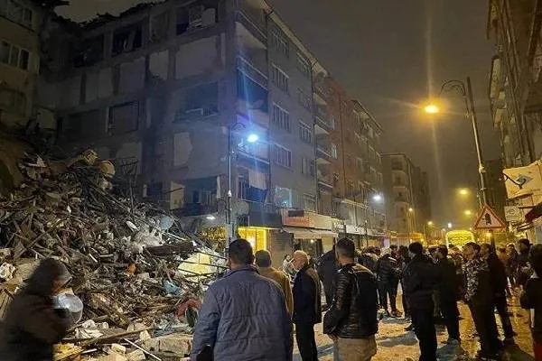 İran, Türkiye'ye 2 uçak daha gönderdi