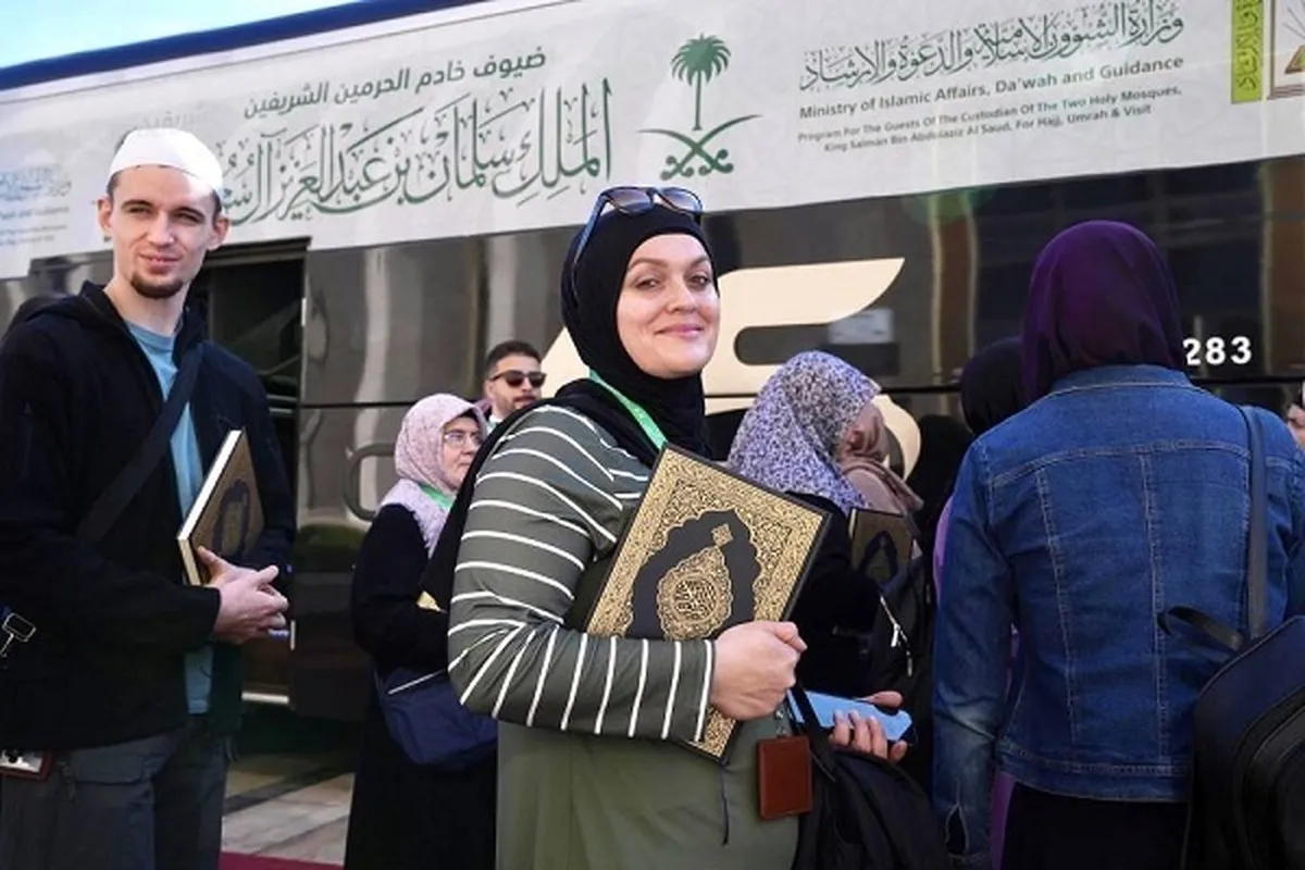 Masu Umrah daga kasashen Turai 14 sun ziyarci cibiyar buga kur’ani ta Madina