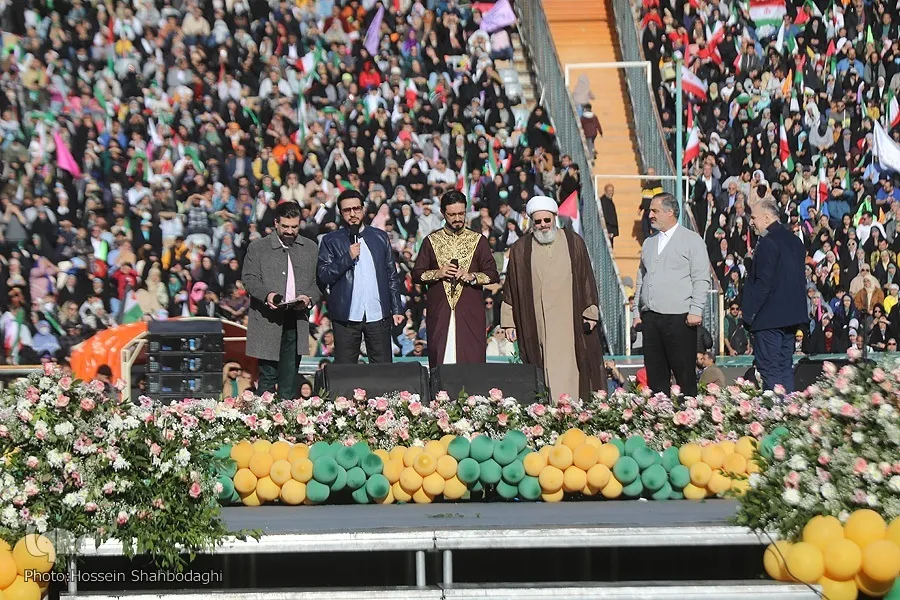 تقرير مصور | تجمع قرآني حاشد بطهران بمناسبة ذكرى ولادة الامام الحسن(ع)