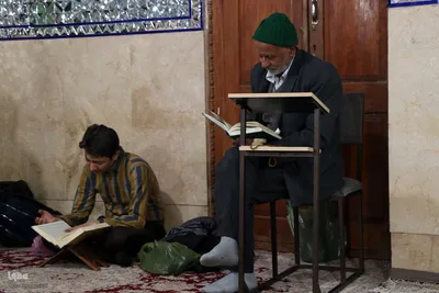 جزءخوانی قرآن در آستان امامزاده جعفر(ع) یزد‎