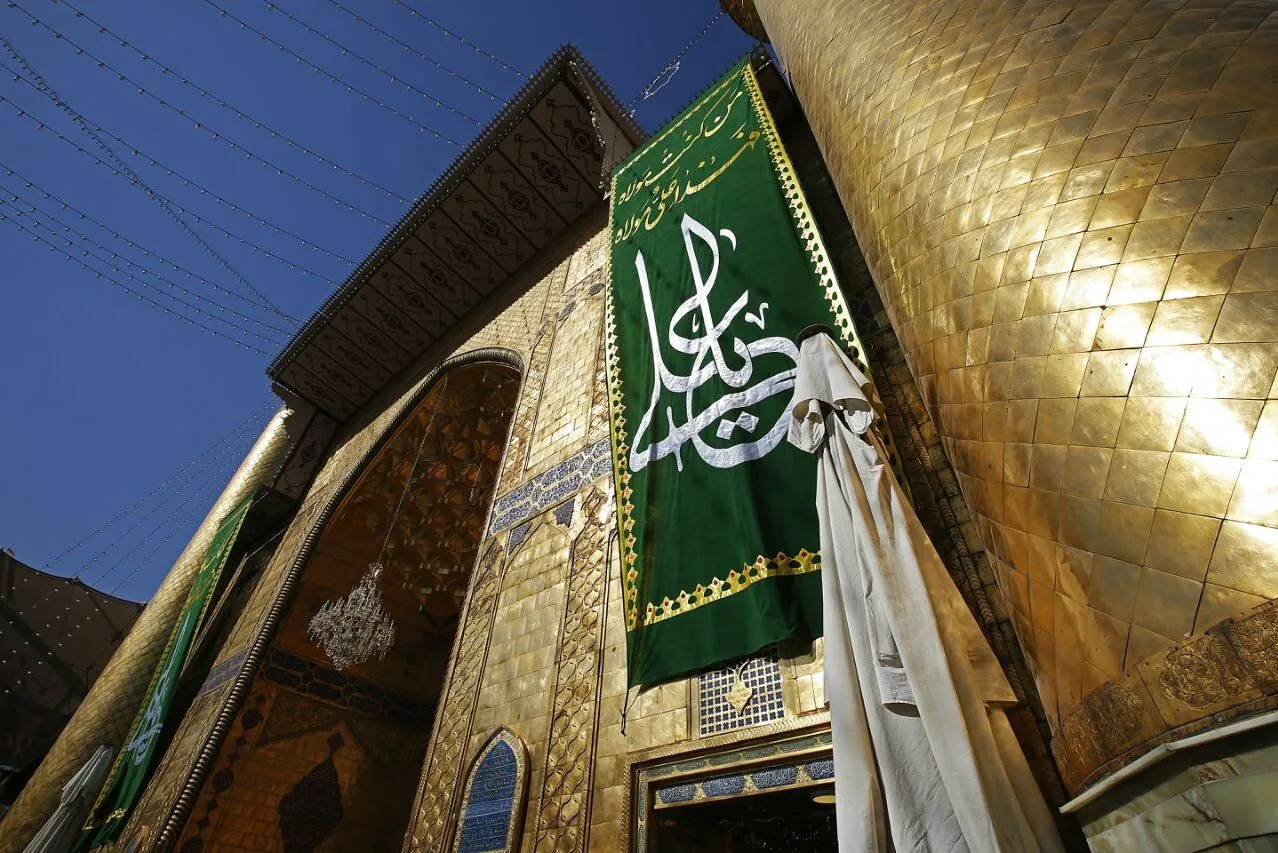 تصاویری از عید غدیر در حرم امام علی(ع)/ وصف‌نشدنی‌ترین ارادت‌ها