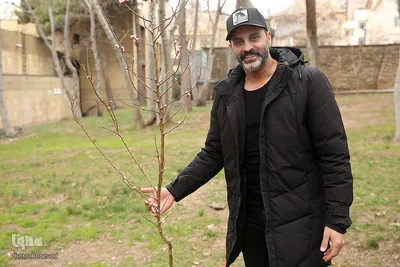 کاشت درخت توسط هنرمندان در فرهنگسرای نیاوران