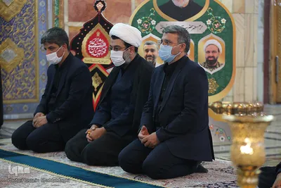 تعویض پرچم گنبد حرم رضوی در آغاز ماه محرم