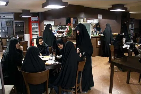 تبیین فرهنگ حجاب در 3 کافه ویژه بانوان
