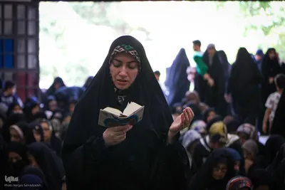 مراسم دعای عرفه در گلستان شهدای اصفهان