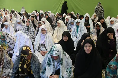 حضور اقشار مختلف بانوان در نمازروز جمعه