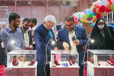 بازدید مسئولین از نمایشگاه قرآن و عترت شیراز