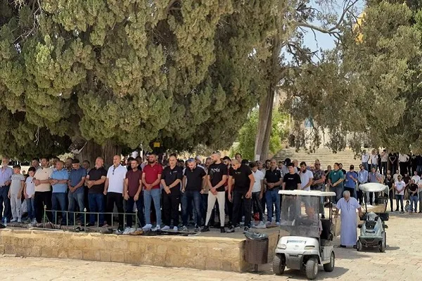 40,000 Perform Friday Prayers at Al-Aqsa Mosque
