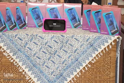اهدای تبلت به دانش آموزان خراسان جنوبی