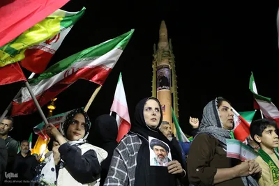 نمایش اقتدار موشکی ایران در موج 52 شیرازی ها