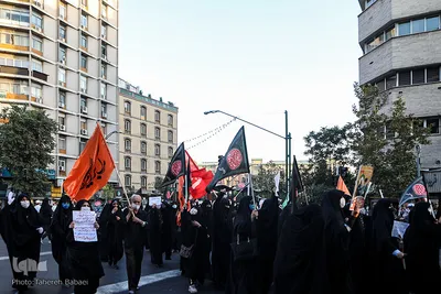 تجمع اعتراضی شهروندان تهرانی مقابل سفارت فرانسه