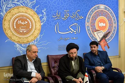 از سمت راست محمدامین صالحی نژاد معاون فرهنگی جهاد دانشگاهی خوزستان، حجت‌الاسلام شفیعی رییس دفتر استانی نهاد نمایندگی مقام معظم رهبری در دانشگاه های خوزستان و علی‌حسین حسین زاده معاون سیاسی استاندار خوزستان 
