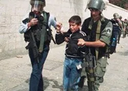 Arrestation de deux enfants palestiniens à leur sortie d'al-Aqsa
