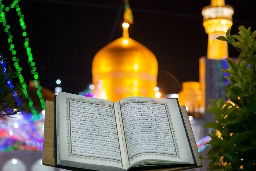 El santuario del Imam Ridha alberga extensos programas coránicos y atrae a millones de visitantes.