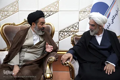 حجت الاسلام والمسلمین محسن قمی، مشاور امور بین الملل مقام معظم رهبری و  حجت‌الاسلام والمسلمین سیدعبدالفتاح نواب، سرپرست حجاج ایرانی 