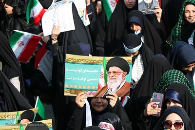 خروش انقلابی مردم اصفهان در یوم‌الله ۱۳ آبان