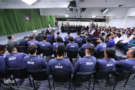 دیدار مدال‌آوران المپیادهای علمی و اعضای تیم ملی والیبال جوانان با رهبر انقلاب