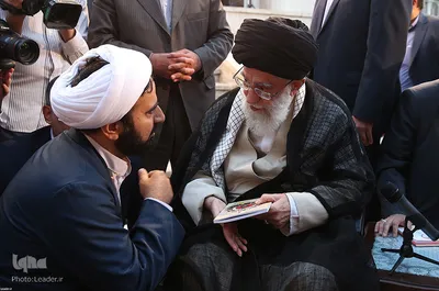 دیدار جمعی از شاعران و اهالی فرهنگ و ادب با رهبر انقلاب