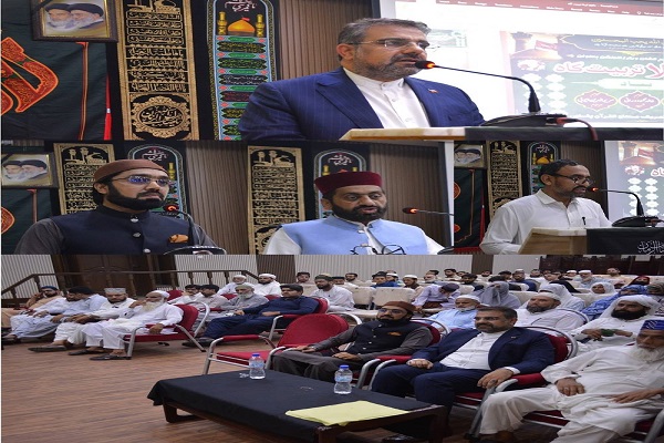 سمینار تربیتی با عنوان «تربیت‌گاه کربلا» در پیشاور