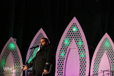 رضا صادقی در اختتامیه سومین جشنواره سراسری آواها و سروده های حماسی بسیج‎