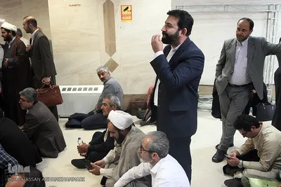 تجمع اعتراضی جمعی از فعالان تشکل‌های قرآنی در دبیرخانه شورای عالی انقلاب فرهنگی