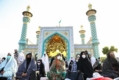 نماز عید فطر در امام زاده پنج تن لویزان