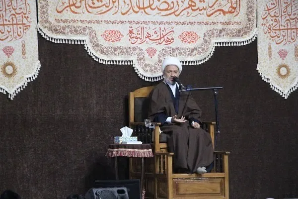 خشوع، تقوا و فروتنی مؤمن مهم‌ترین فلسفه دعا است