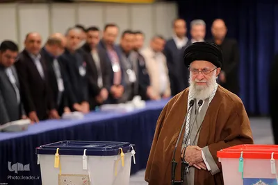 حضور رهبر معظم انقلاب در پای صندوق رأی