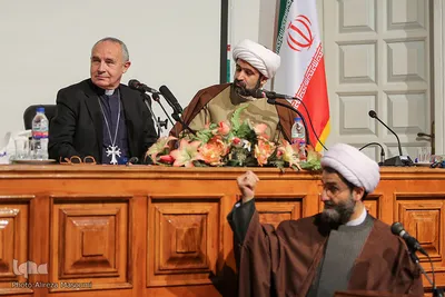 نشست «نظام تربیت دینی در دانشگاه‌ها و حوزه‌های علمیه» با حضور نماینده پاپ