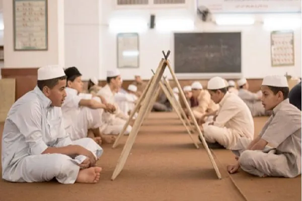 Gran participación de niños argelinos en cursos coránicos.