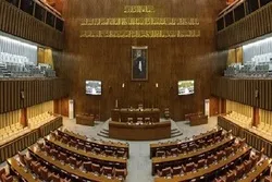 Ang Senado ng Pakistan ay Nagpasa ng Panukala sa Pagtuturo ng Qur’an sa mga Unibersidad