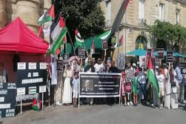 Manifestation à Bordeaux en soutien au recteur de la mosquée de Pessac