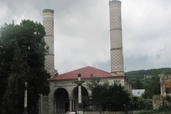 Şuşa'daki Yukarı Gövher Ağa Camisi'ne elektrik verildi