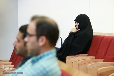 نشست رونمایی از کتاب «کلمات طاهر»