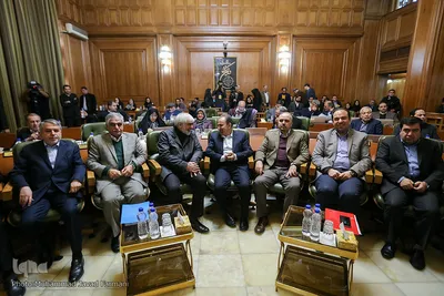 تحویل سند تحول مدیریت شهری شهردار تهران به شورای شهر