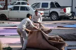 اقامه نماز عید فطر در محله منبع آب اهواز 
