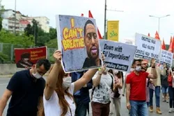 İstanbulda ABŞ Konsulluğunun önündə Corc Floydla bağlı etiraz aksiyası keçib - FOTO