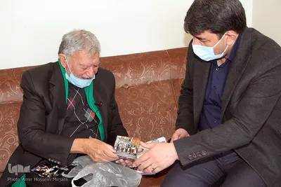 تجلیل استانداریزد از پیشکسوت عکاسی خبری استان یزد‎