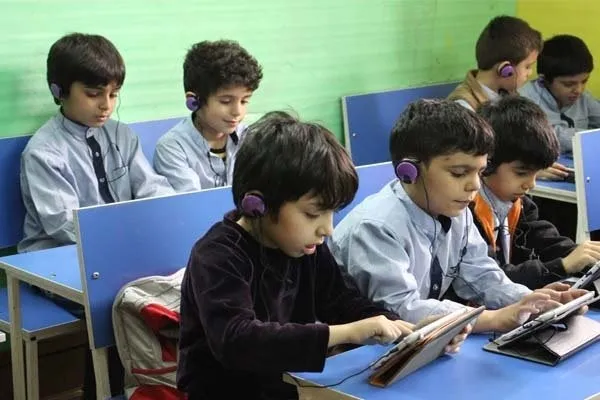 اهدای تبلت به دانش‌‌آموزان نیازمند بیجاری