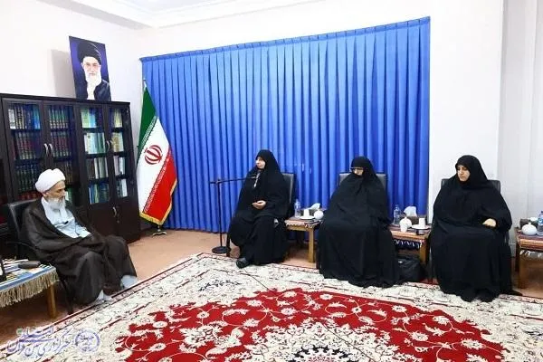 نشست فعالان فرهنگی بنیاد عفاف و حجاب دفتر نماینده ولی فقیه در مازندران با آیت الله محمد باقر  محمدی لائینی  در ساری